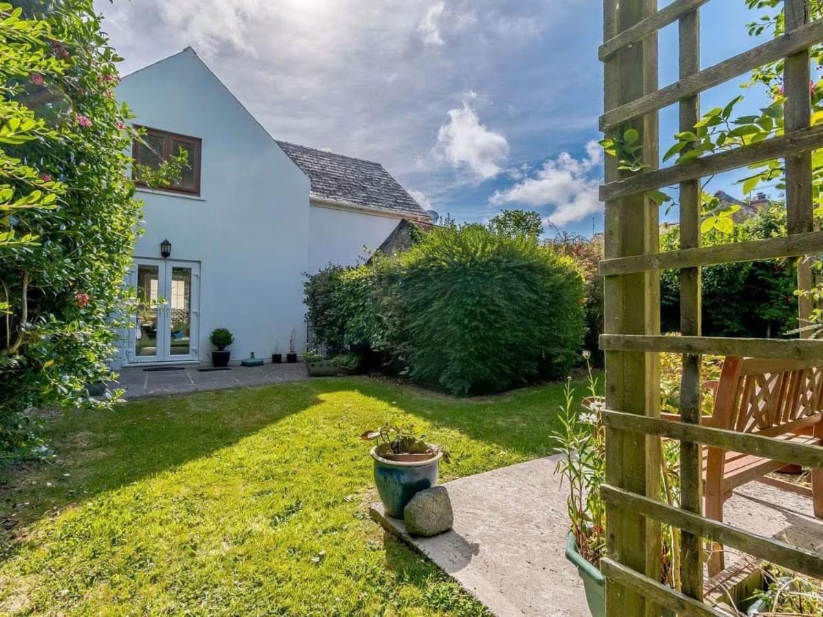 The Gatehouse At Y Gwesty Bach Vila Jordanston Exterior foto